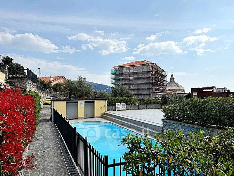 Piscine - Semi-Detached Apartment with Private Balcony in Chiavari