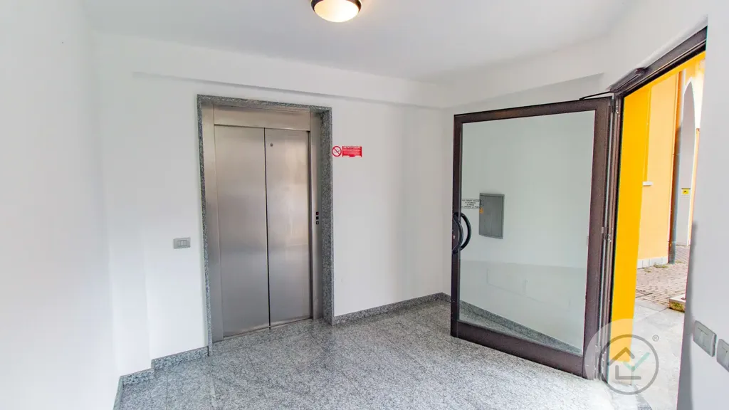 Esik - Mansarded Penthouse with Sky Views in Varese