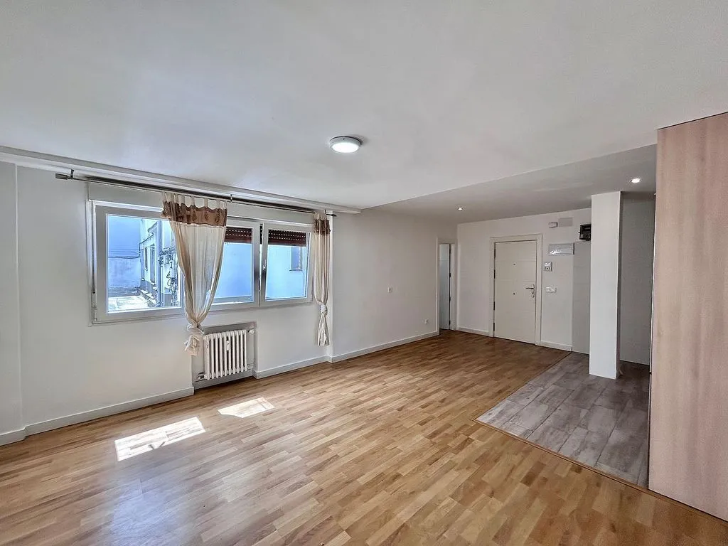 Pièces - Characterful Flat with Patio View in Vitoria