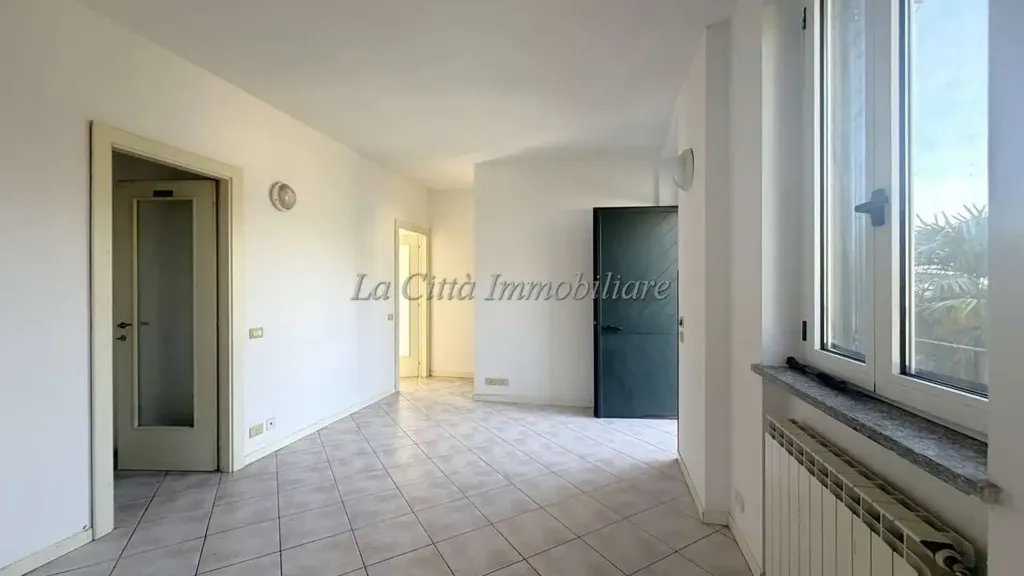 Esik - Bilocale with Private Terrace in Galliate