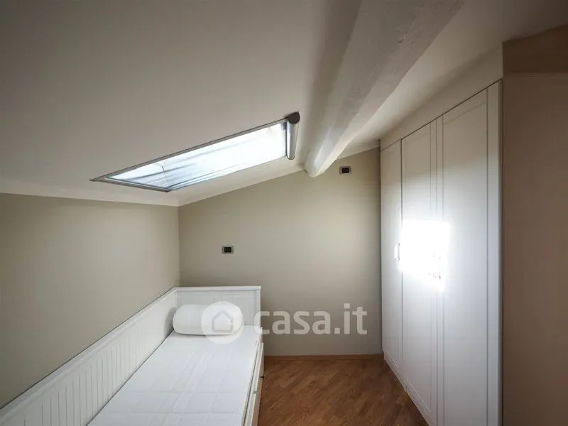 Toad - Three-Bedroom Flat with Terrace in Florence