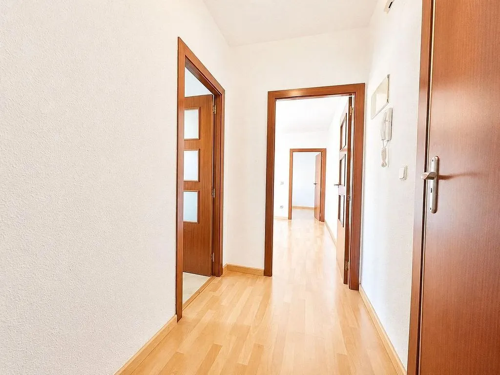 hallway_entrance