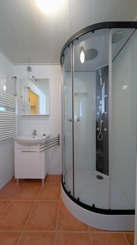 Salles de bain - Galerie Flat with Private Garden in Groningen