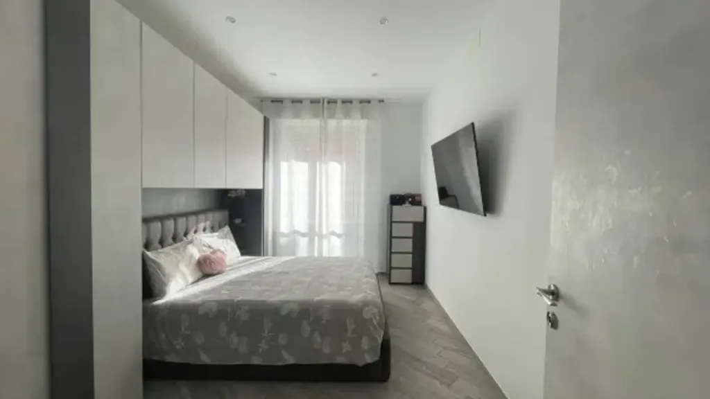 Magamistoad - Rear-Facing Apartment with Balcony in Pegli, Genoa