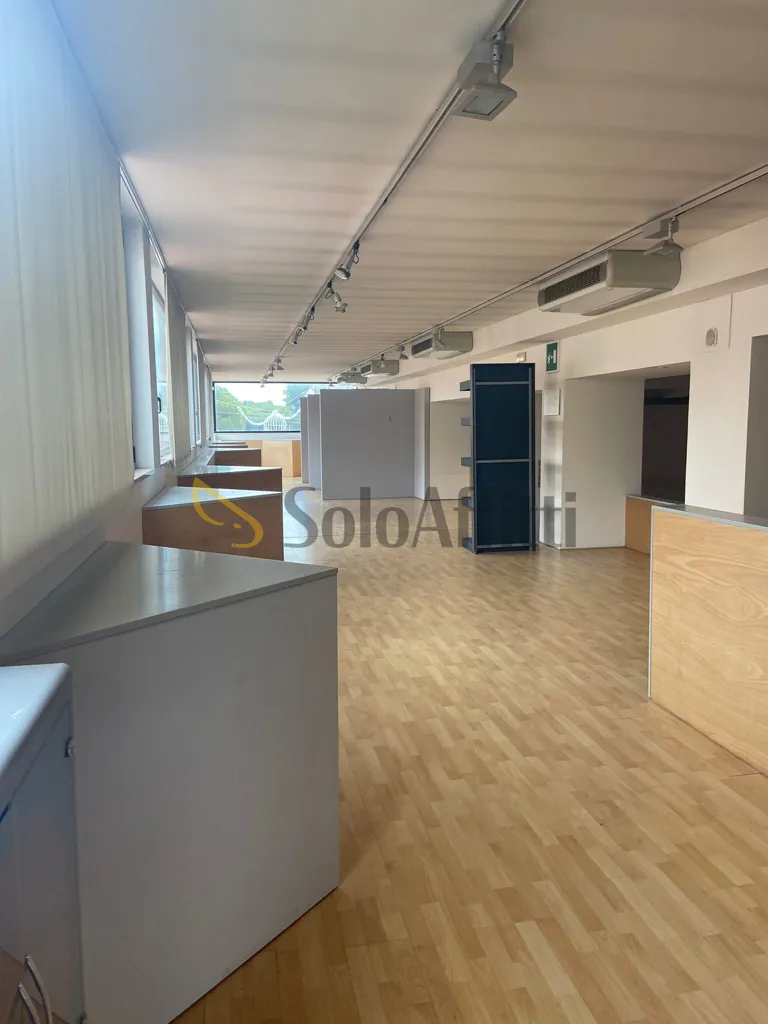 Kabinet - Office with High Visibility in Pescara