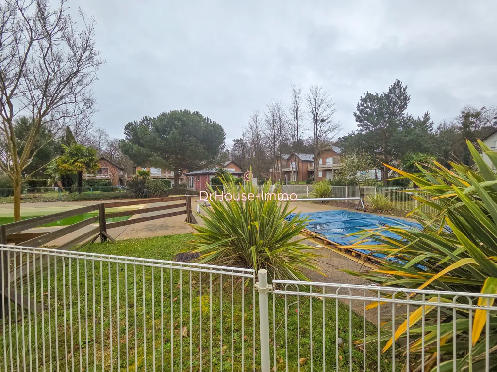Pool - Apartment with Pool in Chaveignes