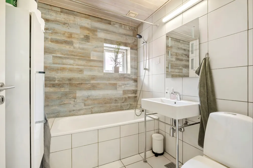 Salles de bain - Stone Villa with Heated Garage in Dragør