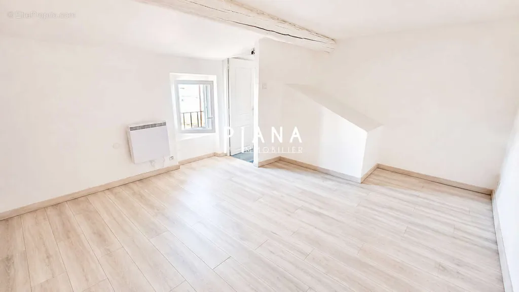 Pièces - Maison 4 pièces à La Fare-Les-Oliviers