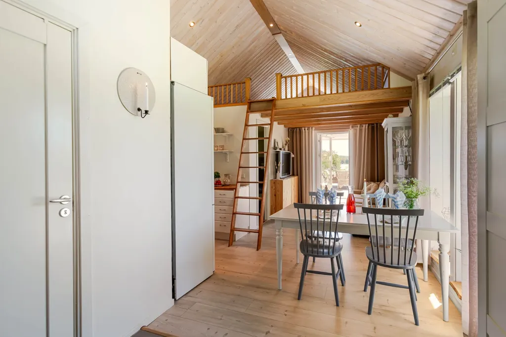 Sala da pranzo - Holiday Home with Lake View in Jönköping