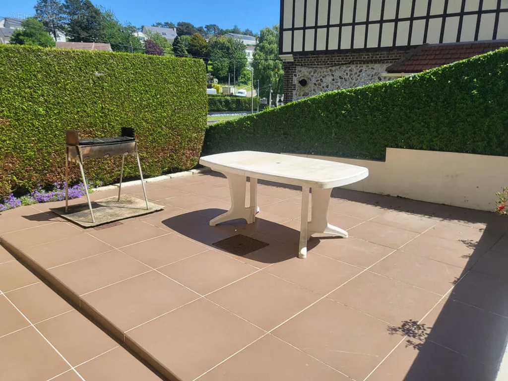 Terrasse - Maison au Calme avec Jardin à Saint Léonard