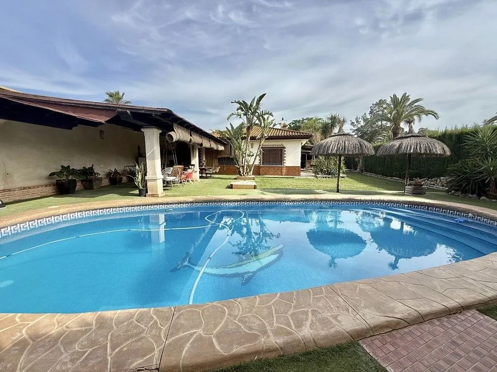 Piscine - Chalet with Pool in Pino Grande Urbanisation