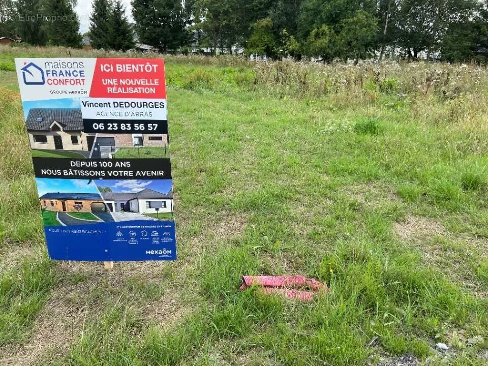 Aed - Buildable Plot with Garden in Plouvain