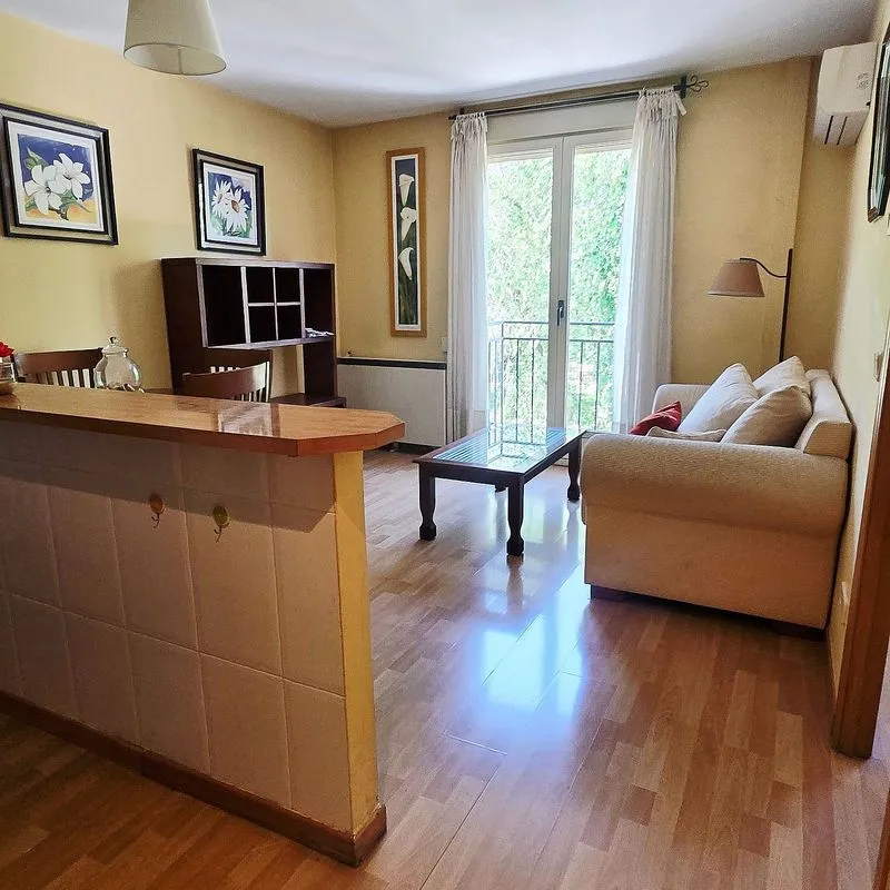 Elutuba - Furnished Flat with Balcony in Pinto Centre