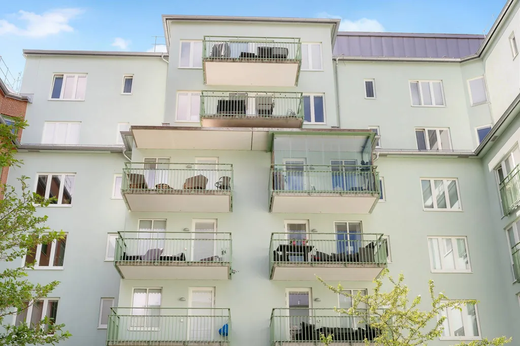 Exterior - Apartment with Balcony in Råsunda