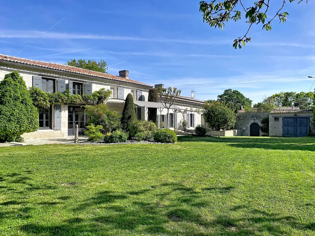 Exterior - Charentaise House with Pool near Royan