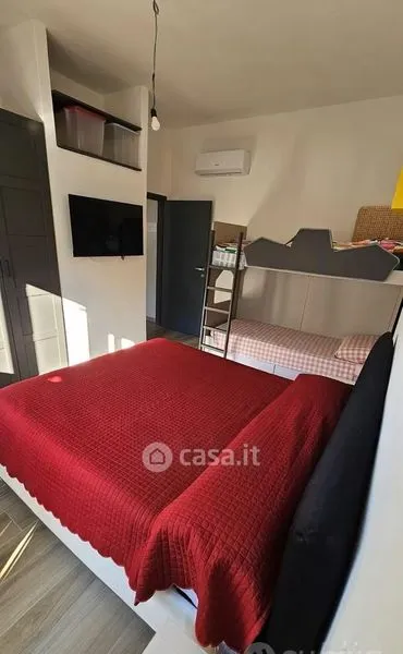 Chambres - Rented Trilocale with Balcony in Pisa