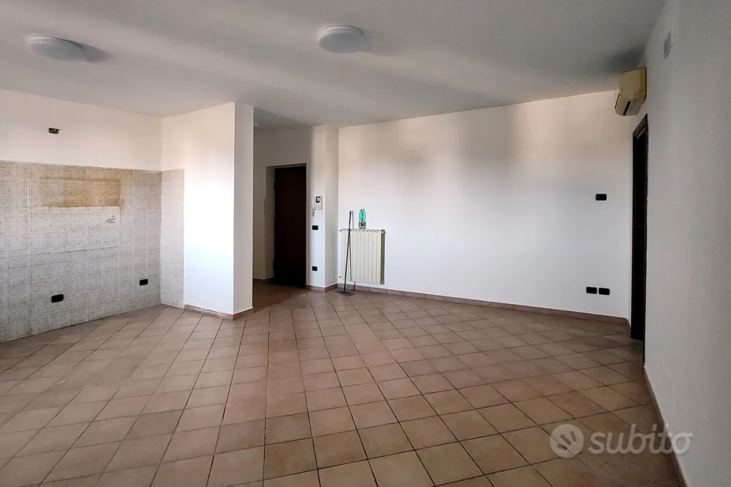 Séjour - Modern 3-Bed Flat with 50m² Balcony in Central Location