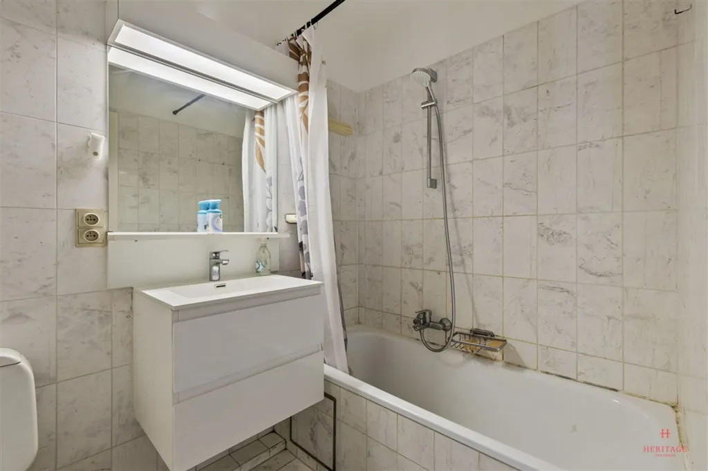 Bathrooms - Furnished Studio in Central Oostende
