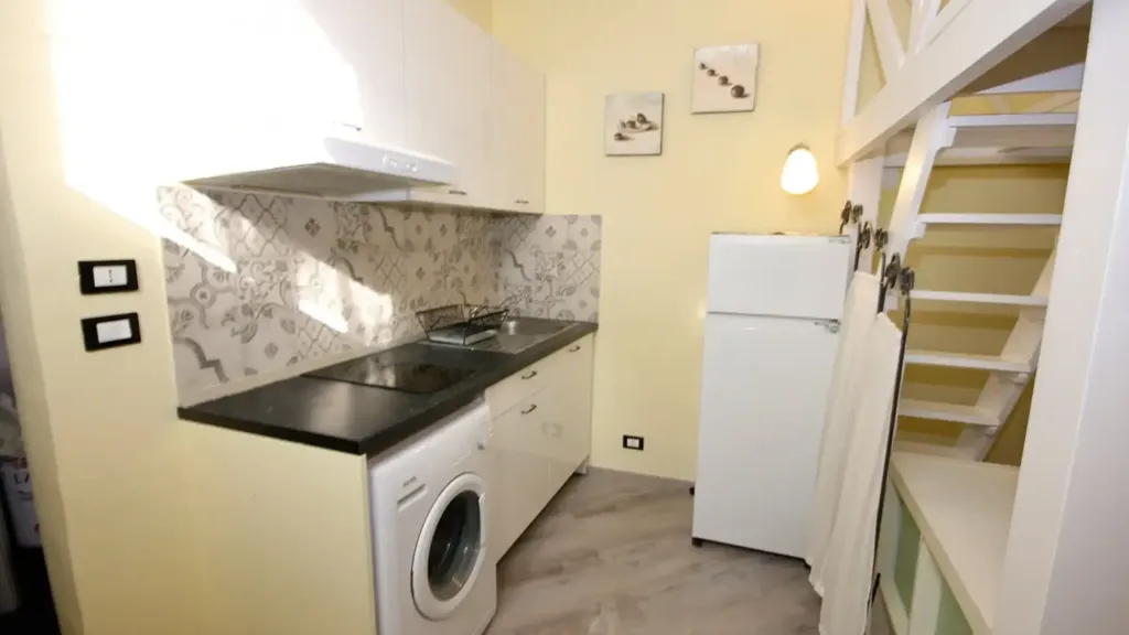 Köök - Fully Furnished Studio in Genoa's Historic Centre