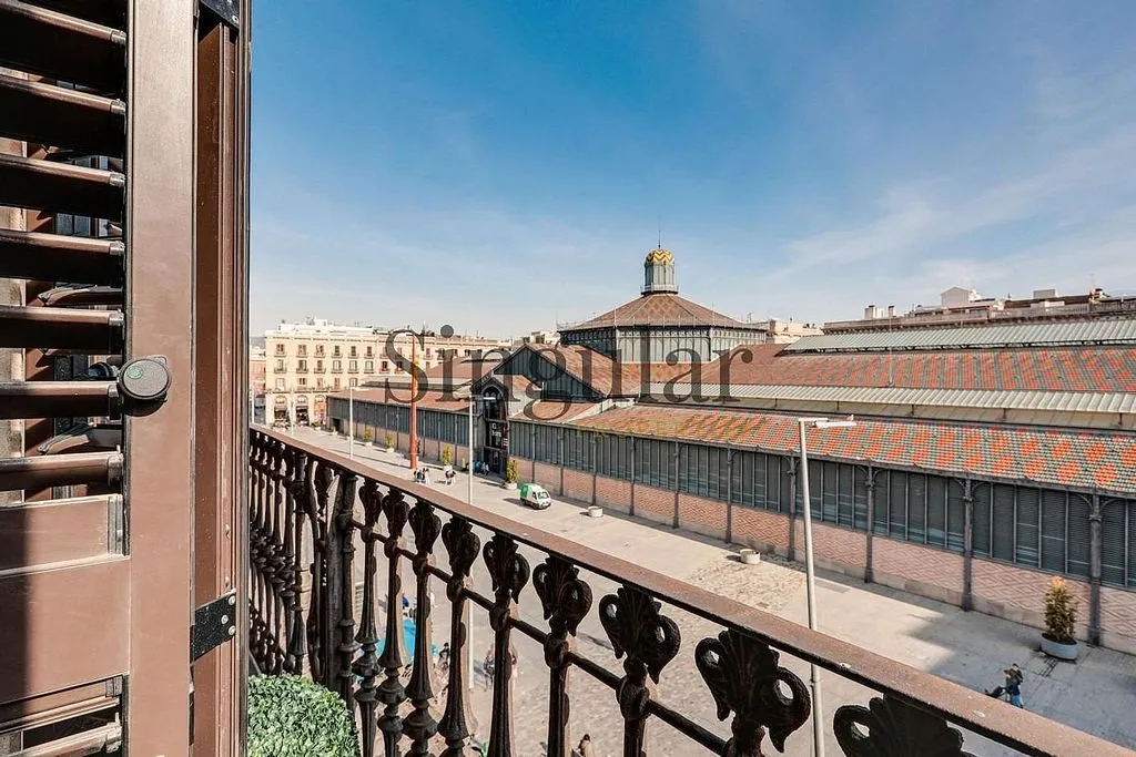 Balcon - Historic Apartment with Balcony in El Born