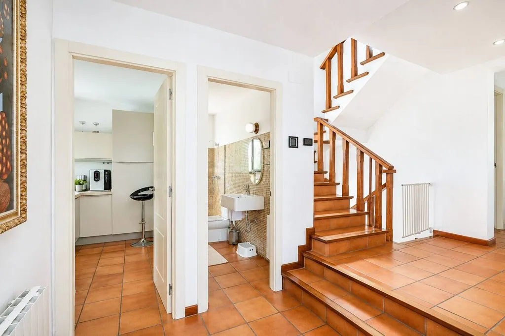 Entrée - Contemporary 5-Bedroom House with Pool in Sitges