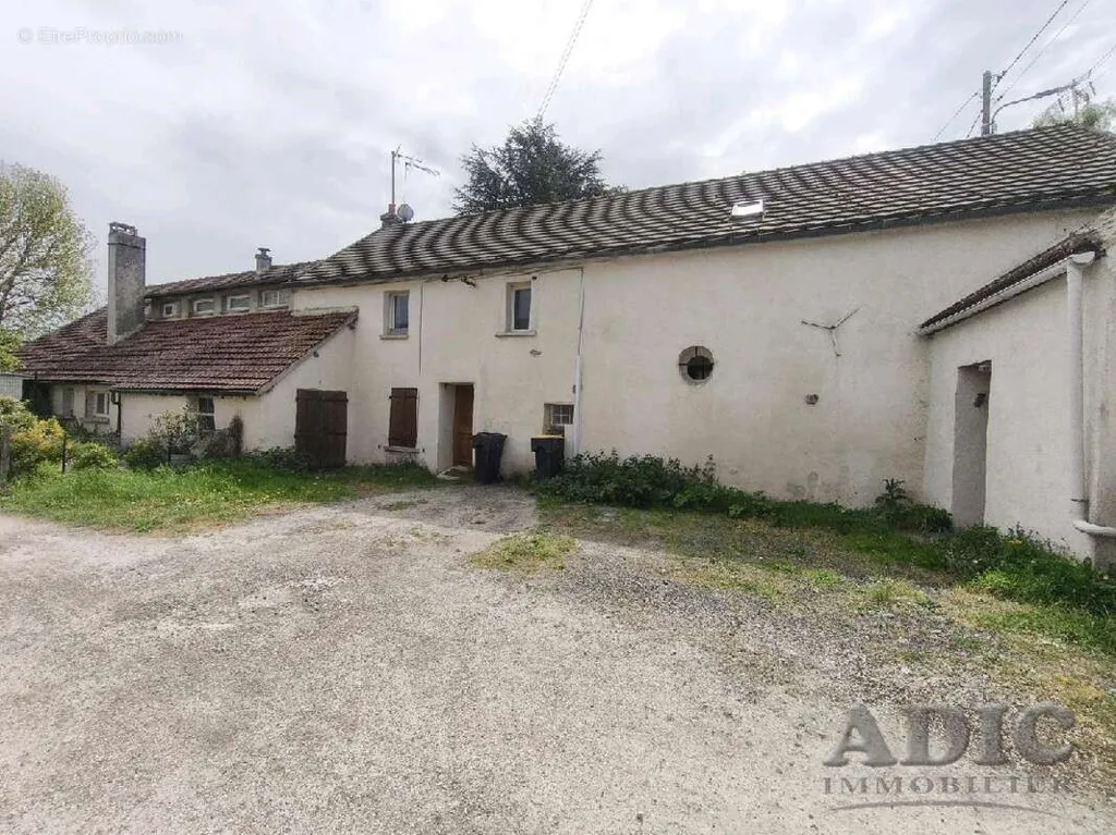 Välivaade - 2-Bedroom Apartment with Garage in Ver-Sur-Launette