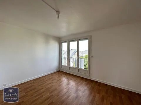 Pièces - Appartement Rénové 3 Pièces avec Parking à Olivet