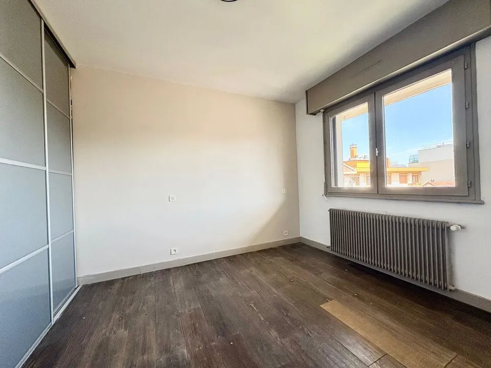 Pièces - Appartement T3 bis avec Balcon en Hyper Centre Annemasse