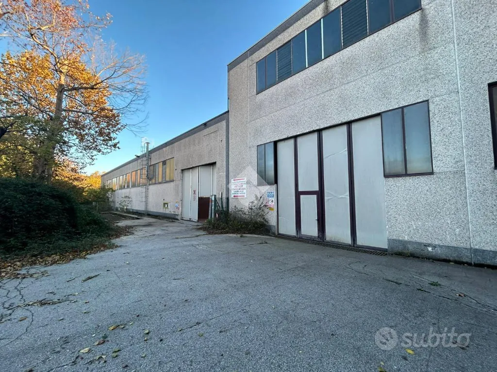 Välivaade - Industrial Warehouse with 1300 sqm in Cellatica