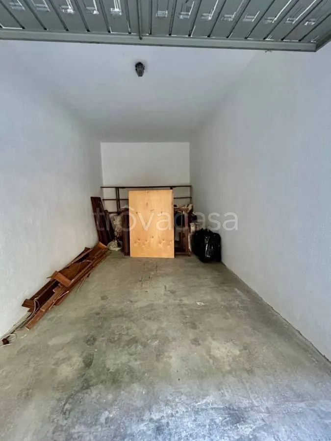 Garage - Apartment with Balcony and Parking in Cuneo