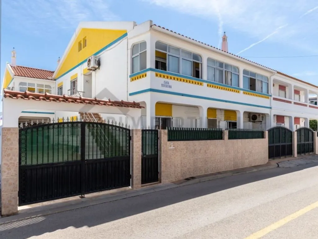 Extérieur - Villa with 7 Apartments in Manta Rota
