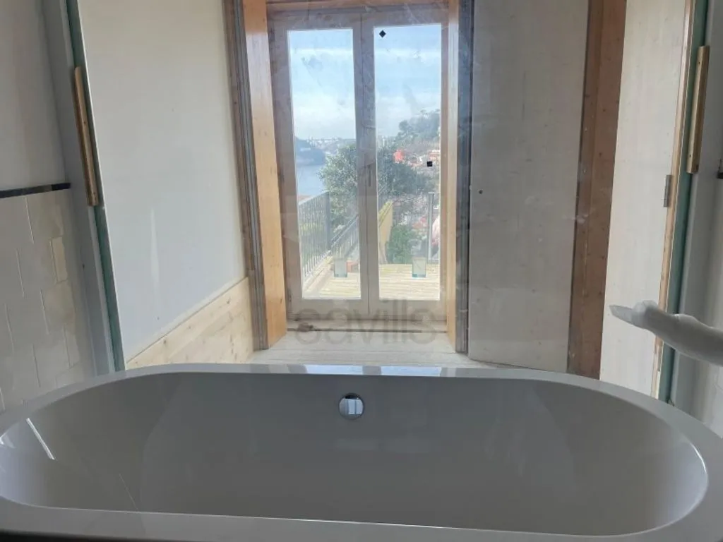 Vannitoad - Luxury Apartment with River View in Porto