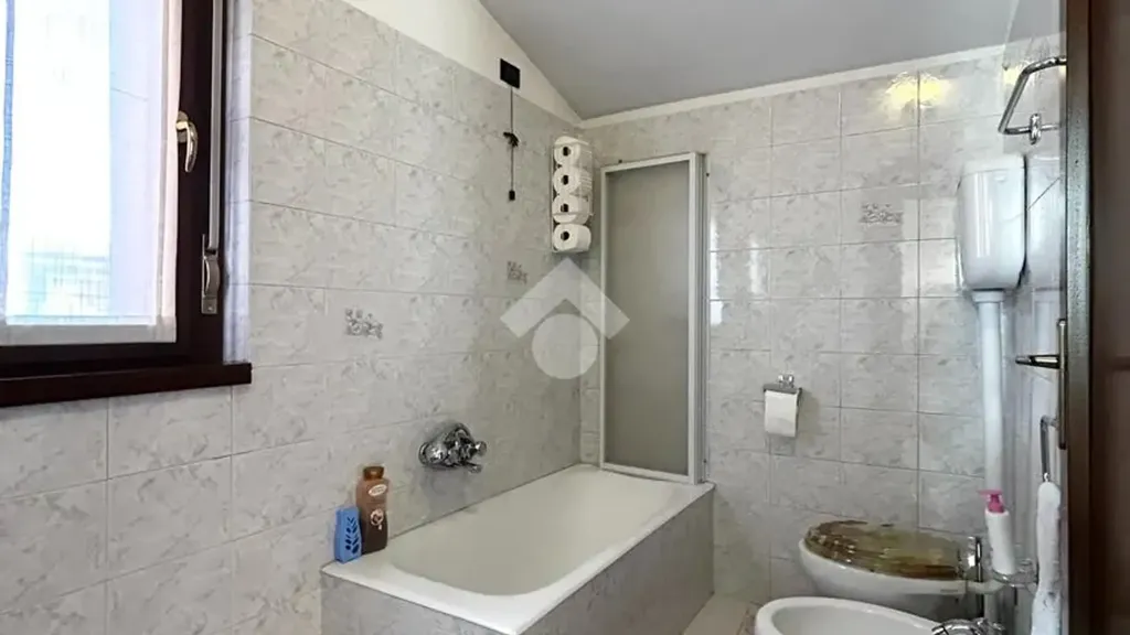 Bagni - Duplex con piscina a Settimo Milanese