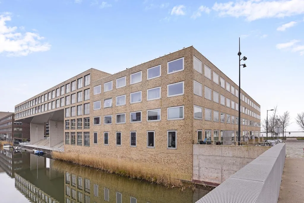Välivaade - Modern Apartment with Balcony in Amsterdam