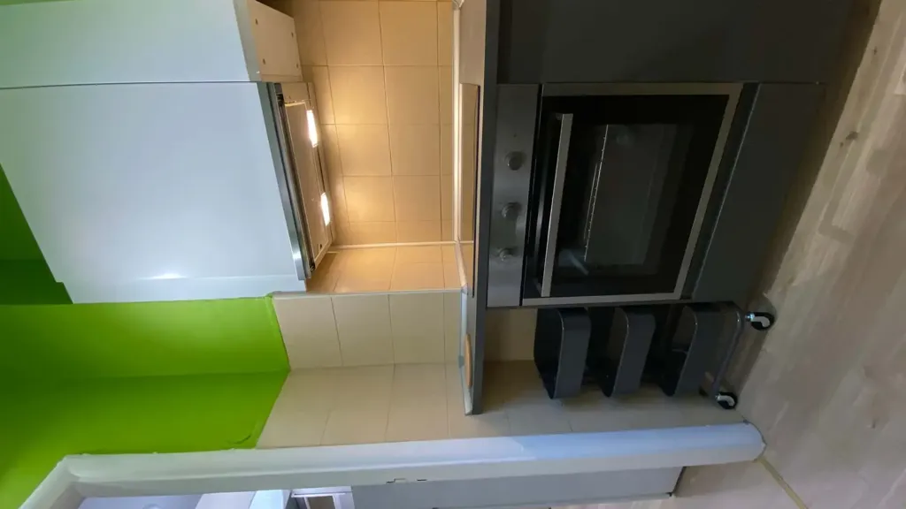 Cuisine - Studio Apartment with Balcony in Milan