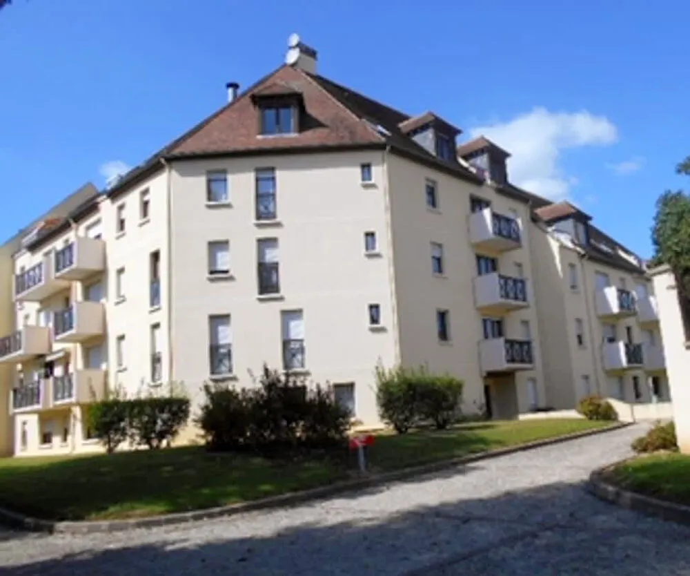Extérieur - Appartement 2 Pièces avec Balcon dans le Calme à Yonne