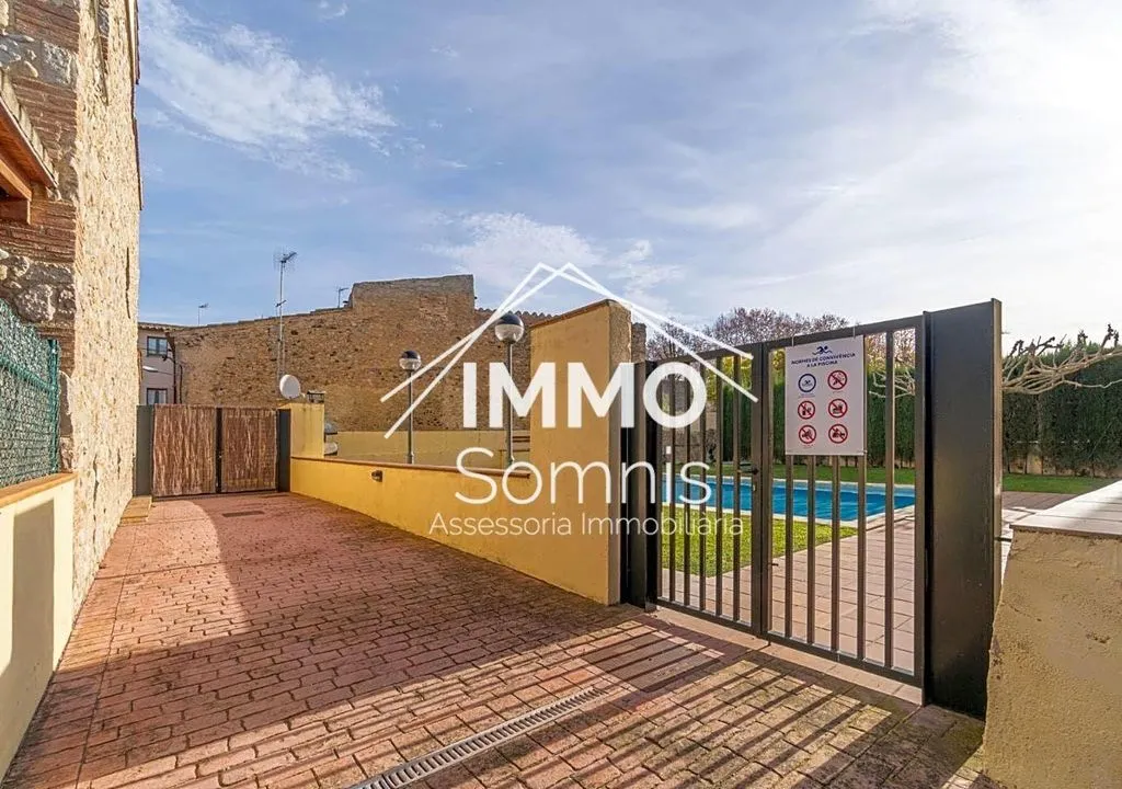 Giardino - Townhouse with Pool in Torroella de Fluvià
