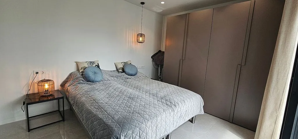 Chambres - Semi-Detached House with Pool in Finestrat