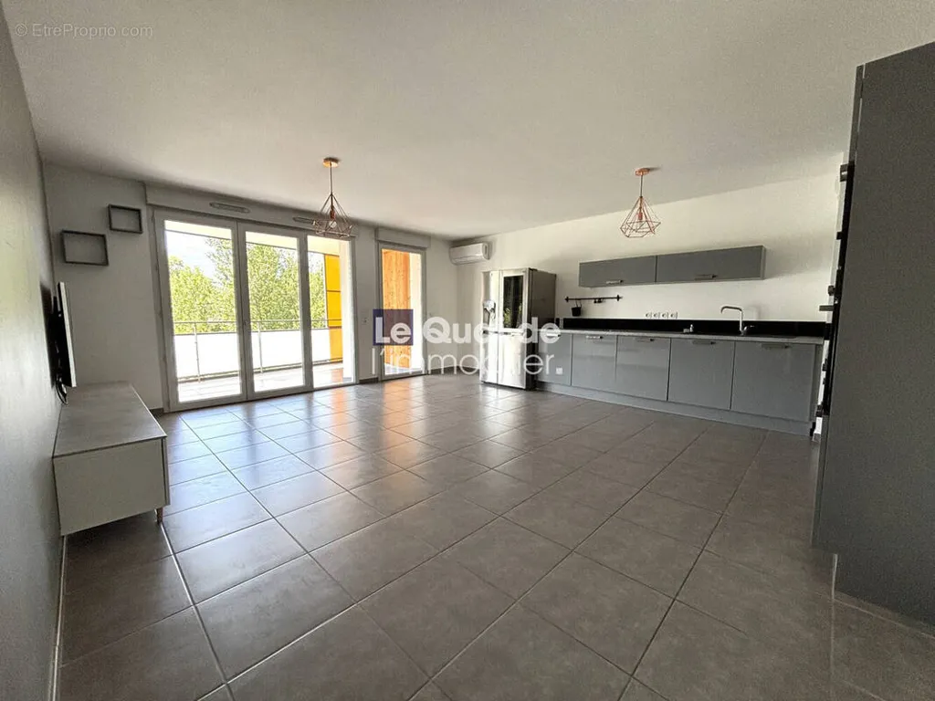Kitchen - T3 Apartment with Terrace in Echirolles