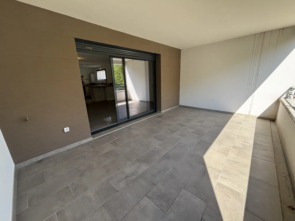Terrazza - Modern Flat with Terrace in Château-Fleury, Romans-sur-Isère