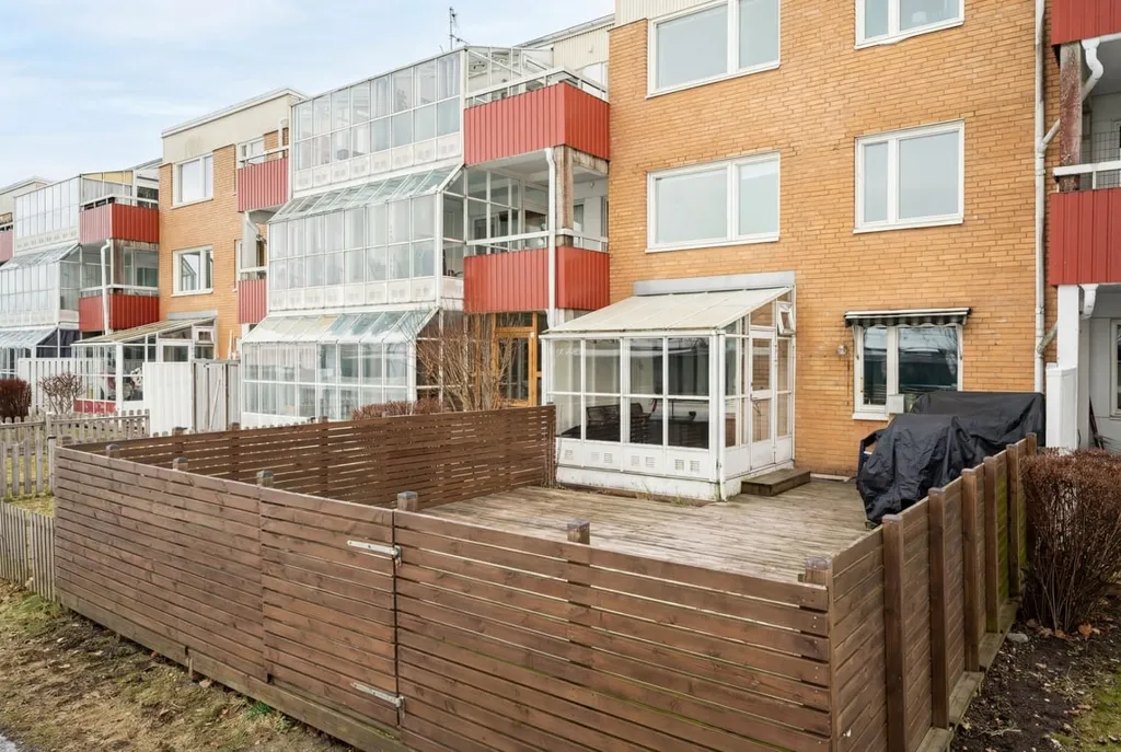 Extérieur - Two-Storey Apartment with Balcony in Bjuv