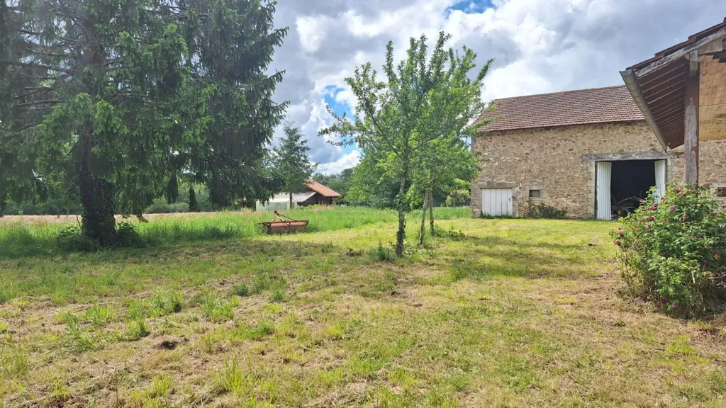 Aed - Detached House with Barn in Calm Setting