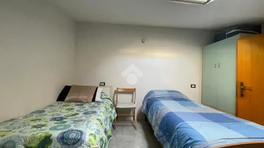 Chambres - Three-Level Apartment with Balcony in Vasto