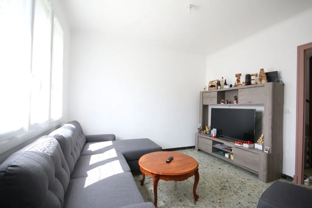 Séjour - Maison Spacieuse avec Jardin à Pau