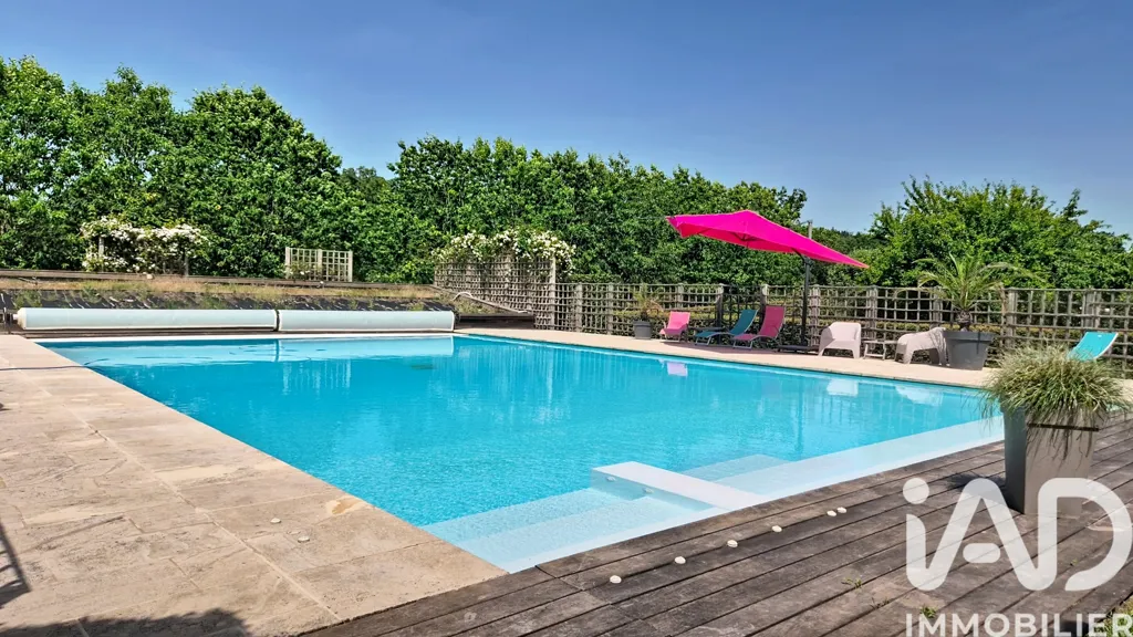 Bassein - Architectural House with Private Lake in Combreux