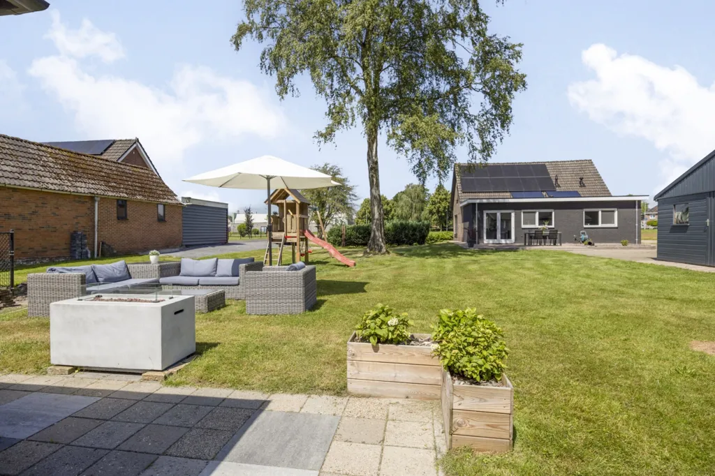 Jardin - Modernised House with Canal View in Bergentheim