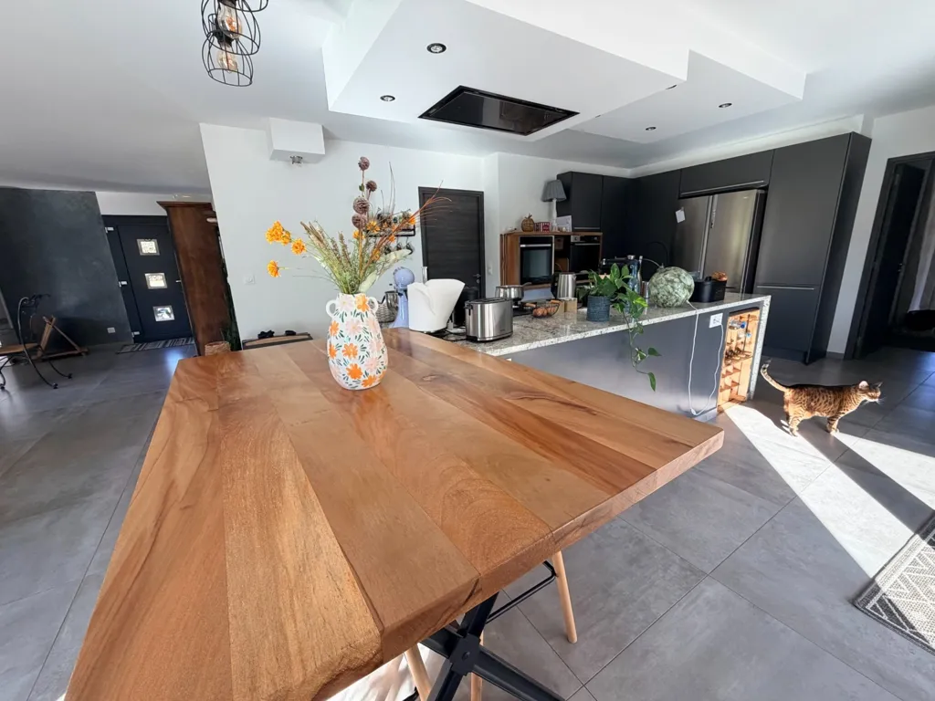 Kitchen - Contemporary House with Pool and Spa in Escource