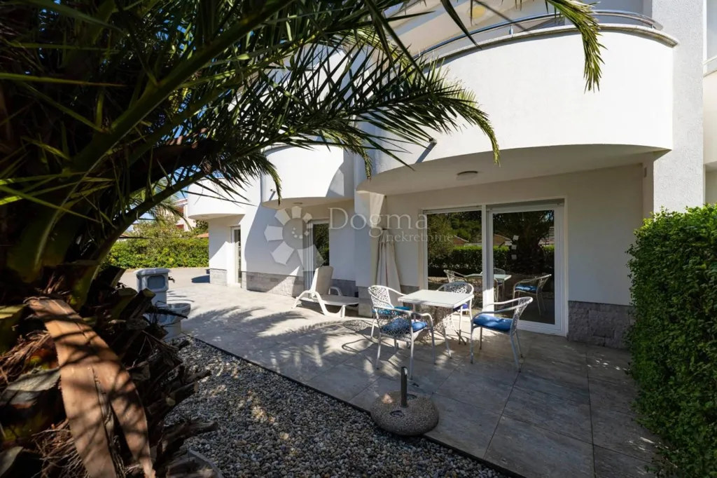 Terrazza - Modern House with Sea View in Zaton, Nin