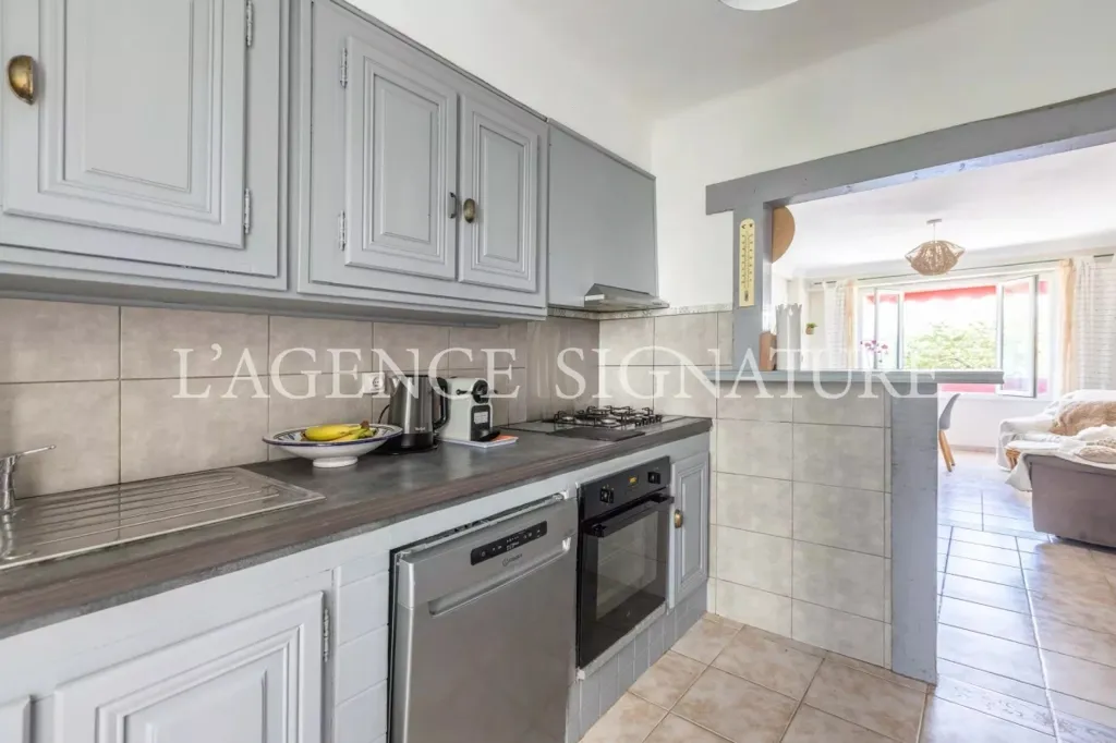 Kitchen - 4-Piece Apartment with Loggia in Nice