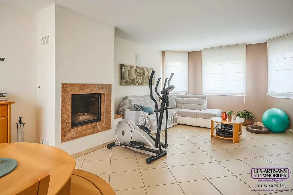 Elutuba - Detached House with Terrace near Tremery